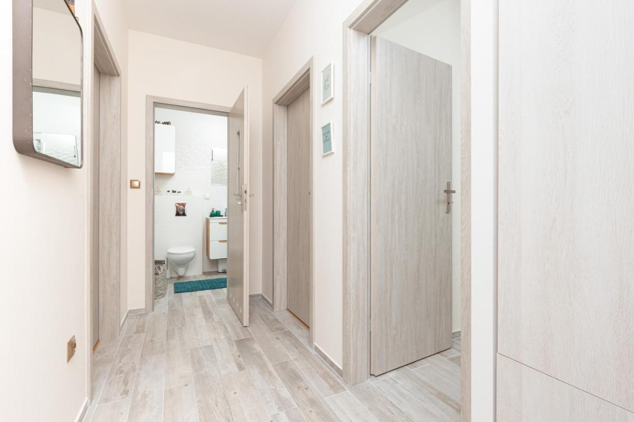 City Center Apartment Elektoralna By Noclegi Renters Varsovia Exterior foto