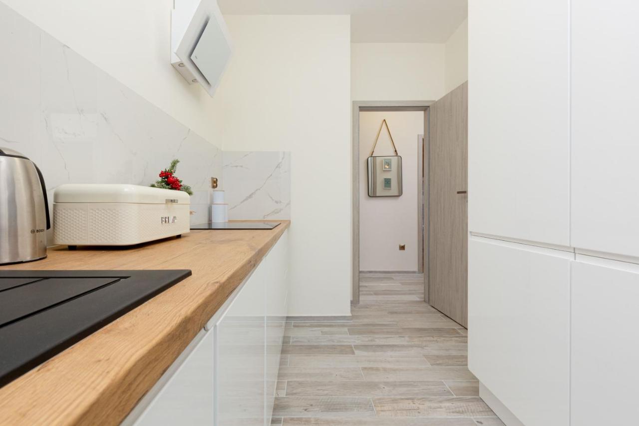 City Center Apartment Elektoralna By Noclegi Renters Varsovia Exterior foto